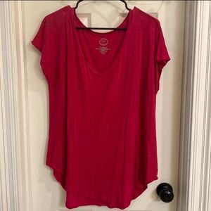 Deep pink short t. Soft fabric.